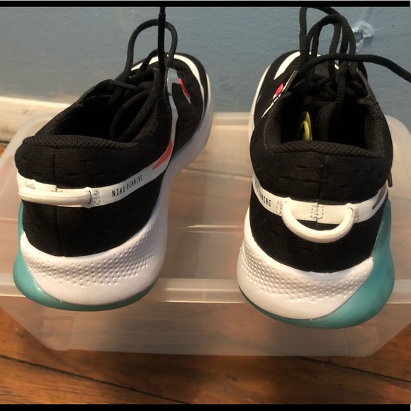 Running Shoes - Picture 4 of 5